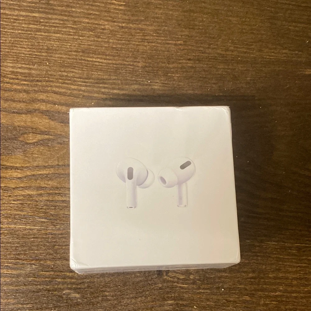Sleek White Wireless In-Ear Headset for Mobile Devices